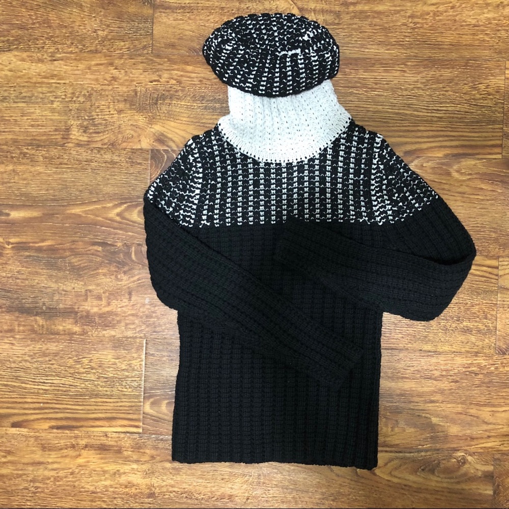GAP Knitted Sweater - Picture 2 of 5